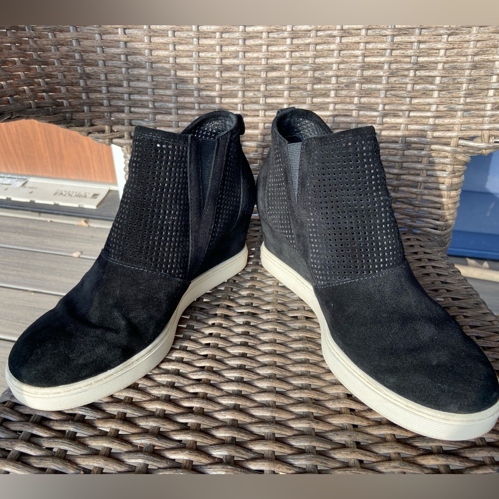 Sofft black suede leather perforated wedge platform bootie Sz 10M - Picture 9 of 11